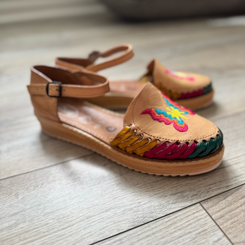 Fanny Artesanias Leather Sandals 
Hecho En Mexico - Picture 5 of 11